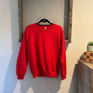 💙Gildan Red Crewneck Sweater Vibrant Cotton Blend